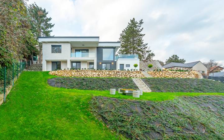 Villa homlokzat